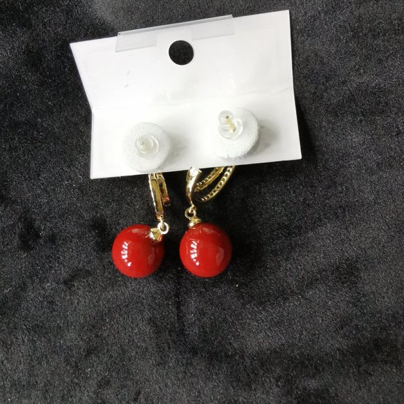 Earing with red drops and crystal - Picture 2 of 4